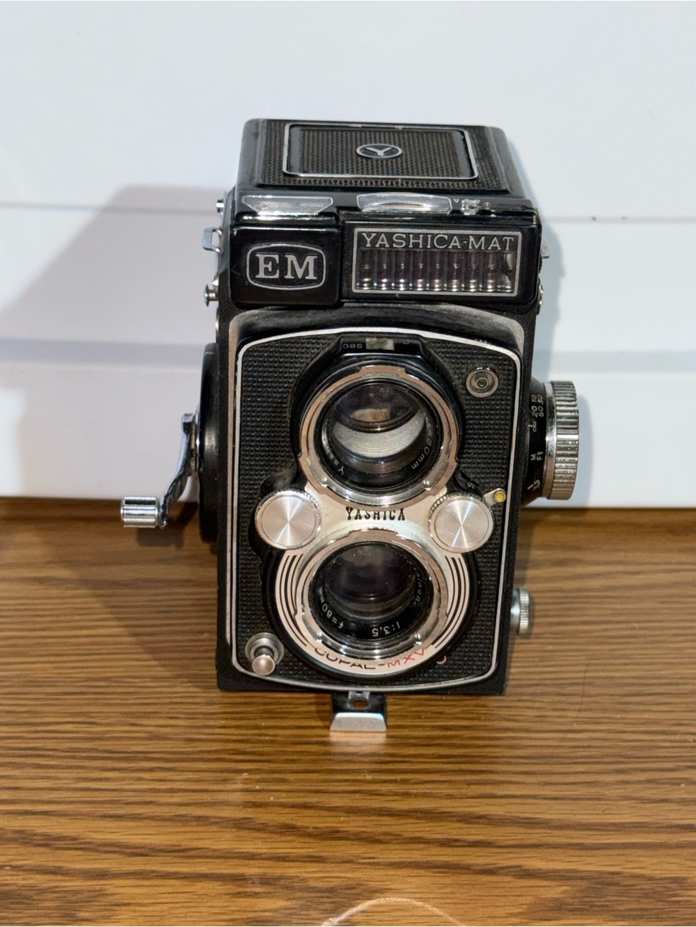 Yashica Yashica-Mat EM Vintage TLR 120mm Film Camera Black